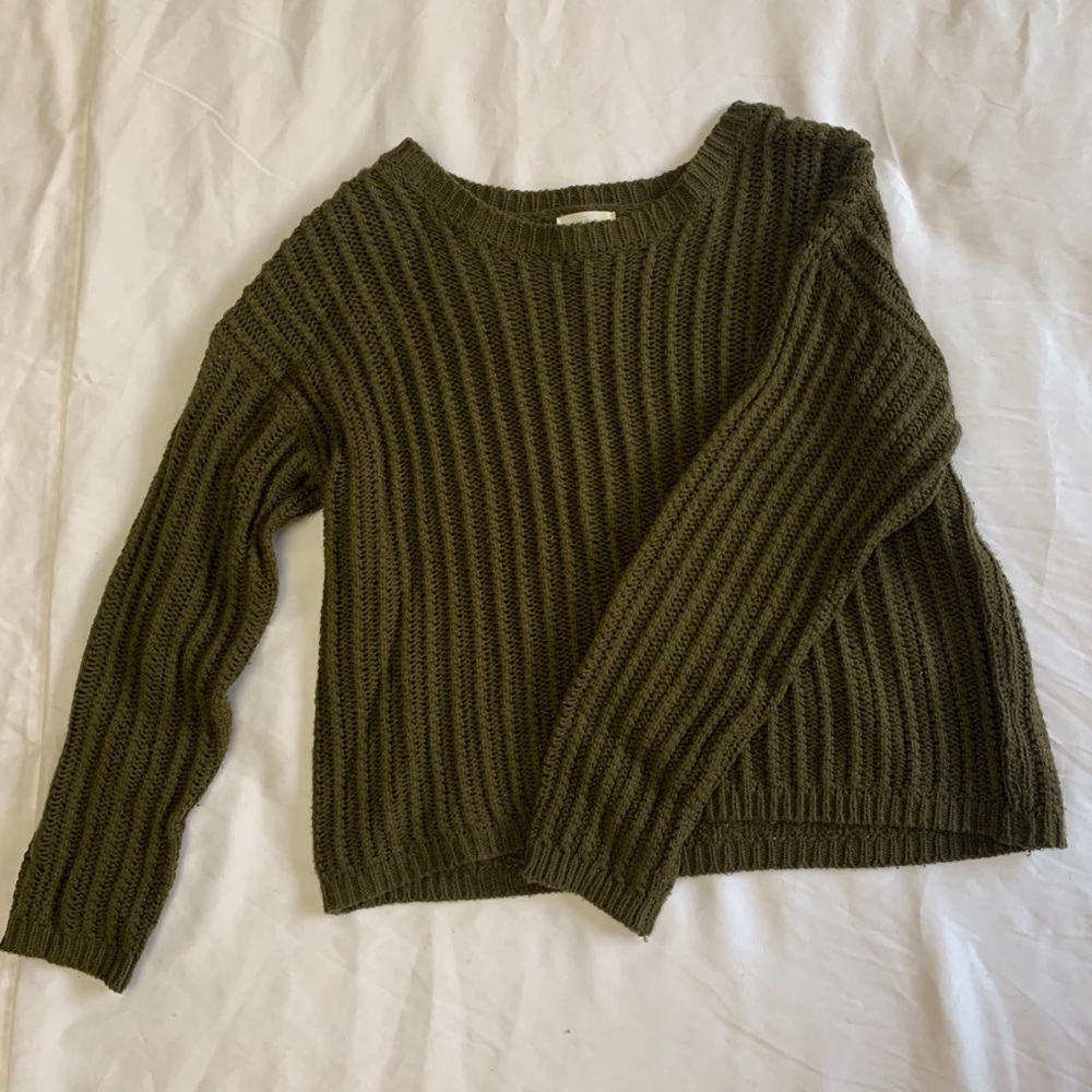 Cropped green sweater